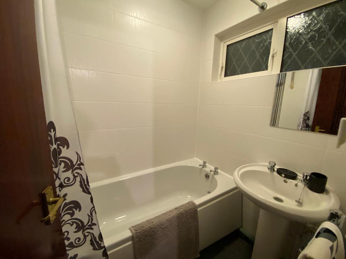 Serene 4Br In Harborne Close To Qe Hospital, Harborne Centre Μπέρμιγχαμ Εξωτερικό φωτογραφία